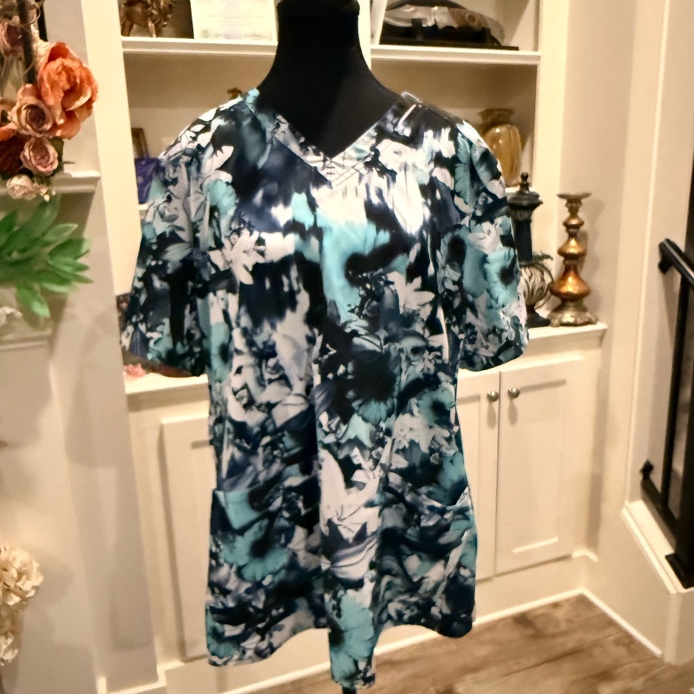 Grey's Anatomy Blue Floral V-Neck Tunic Top